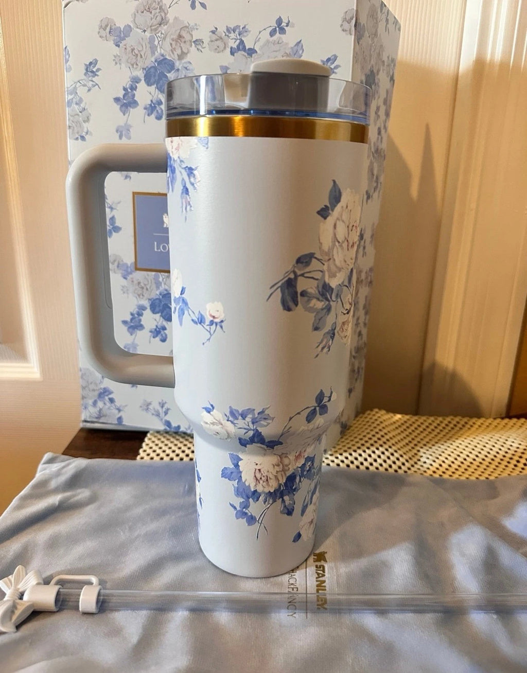 Stanley x LoveShackFancy 40 oz Quencher – Everblooming Rosettes Blue